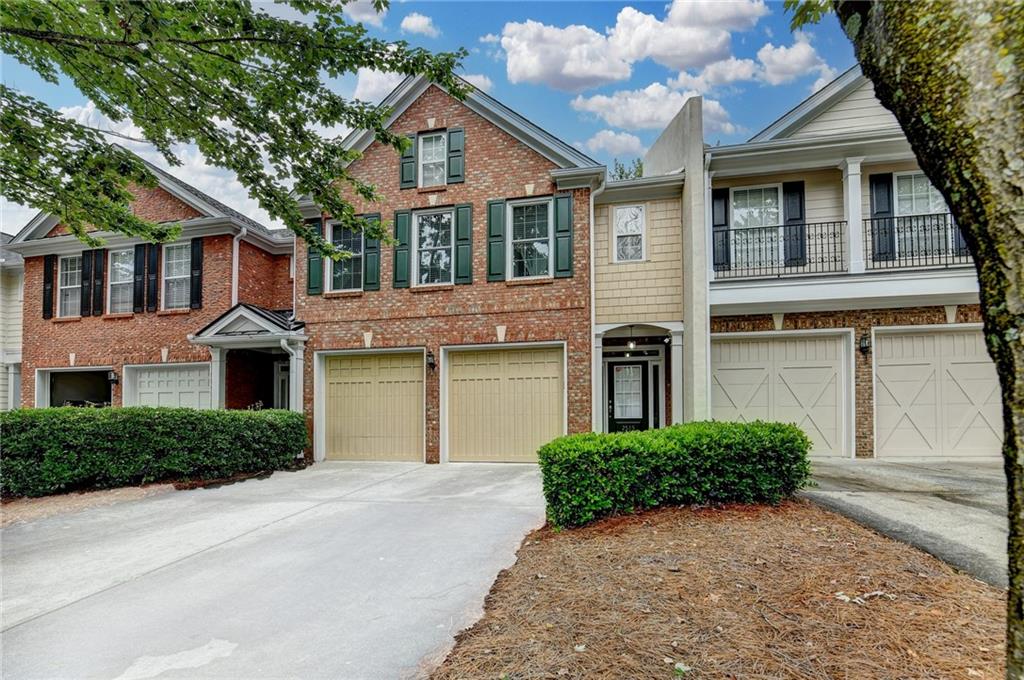 2515 Gadsen Walk
