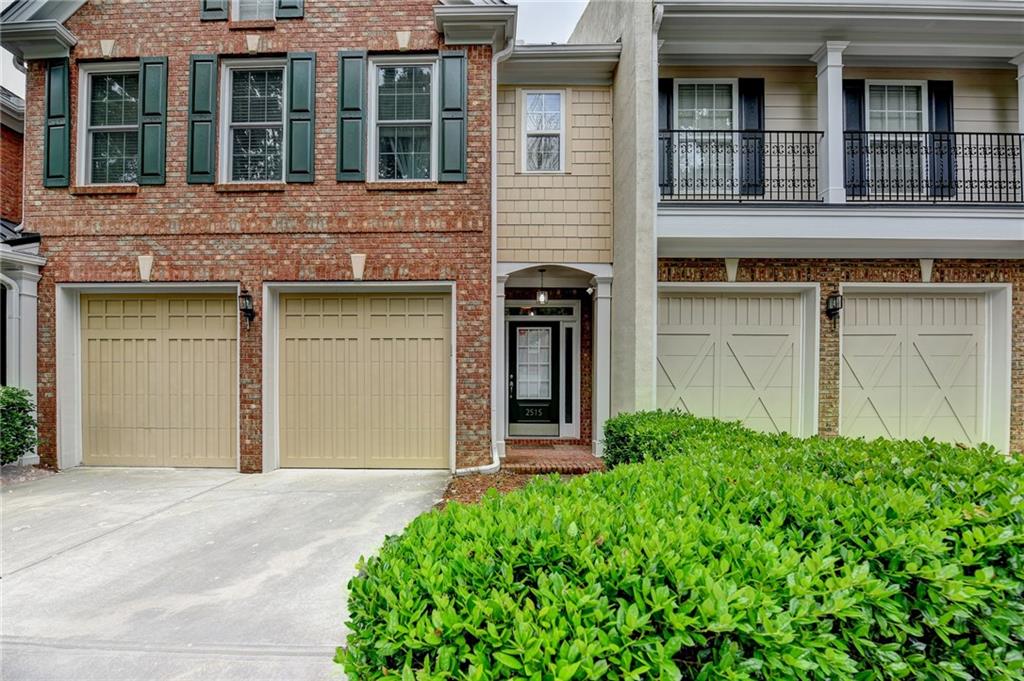 2515 Gadsen Walk