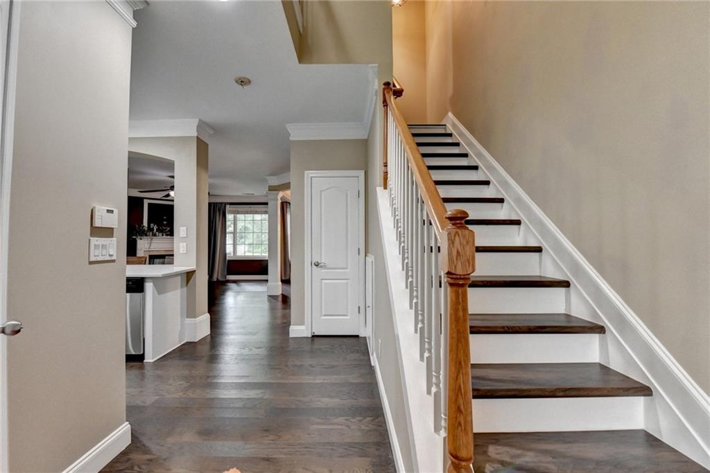 2515 Gadsen Walk