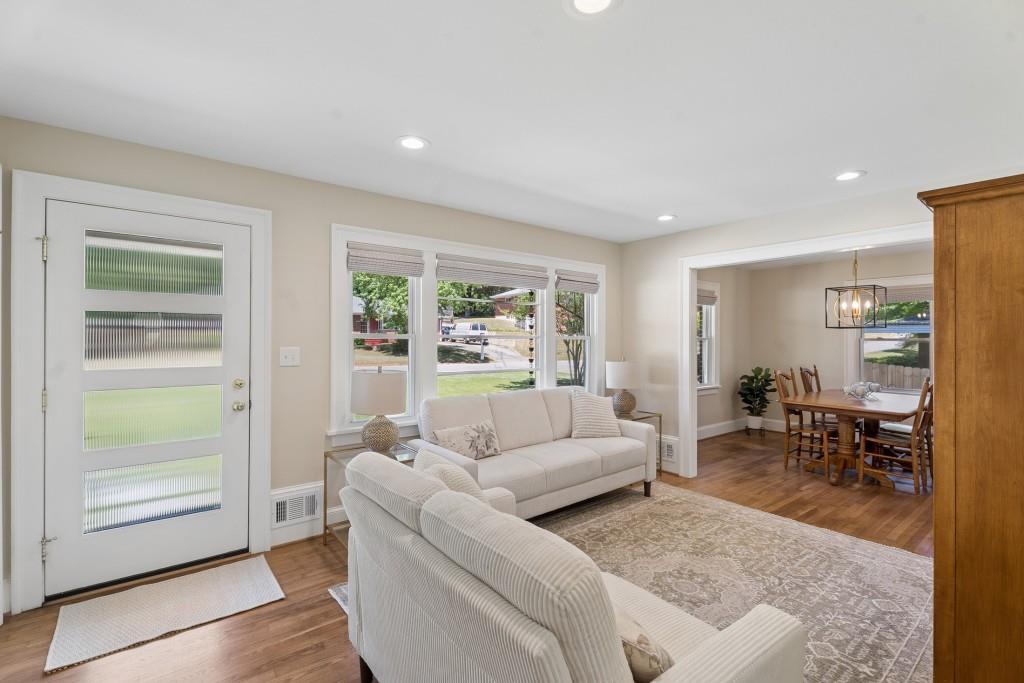 3306 Woodview Drive SE