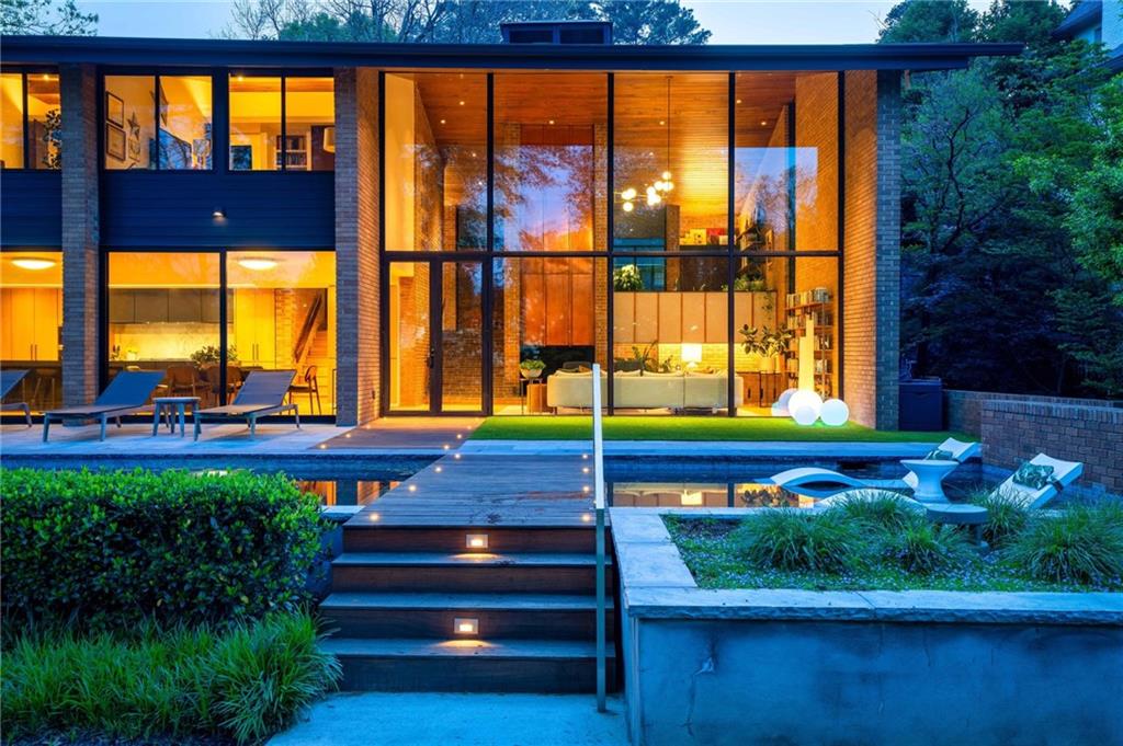 1671 Friar Tuck Road NE