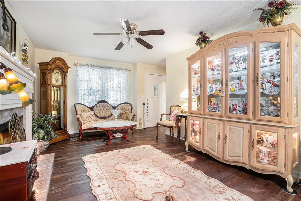 375 Buckwood Trail