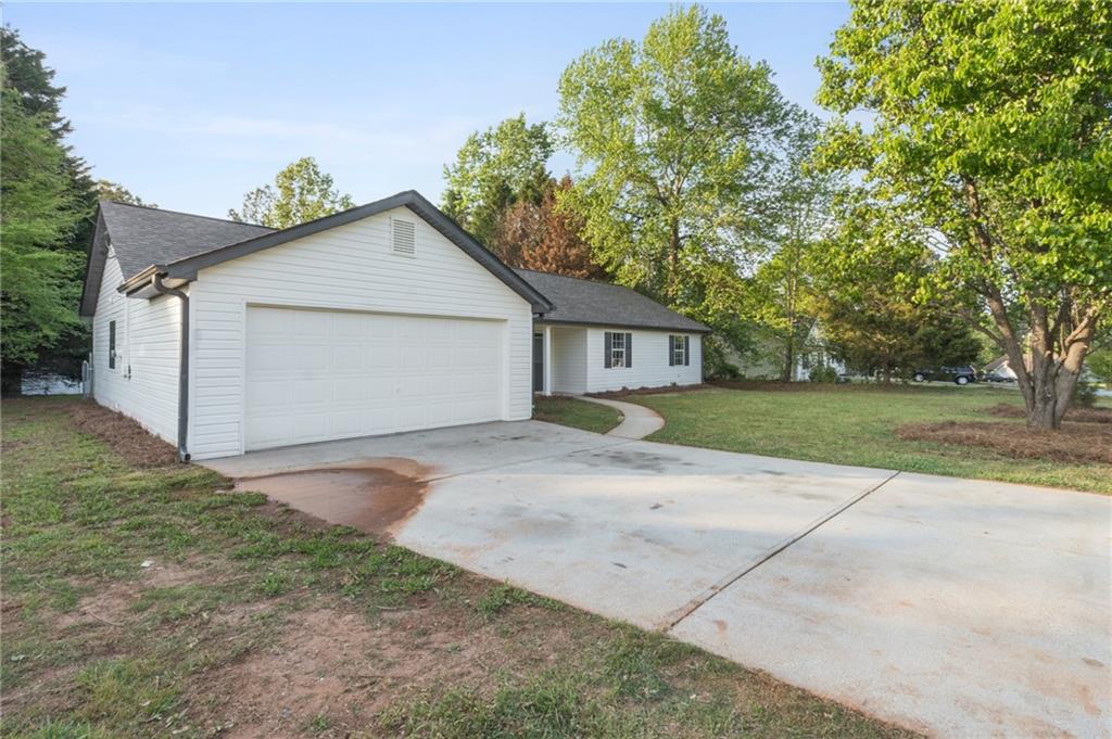 175 Cypress Drive, Covington, Georgia image 2