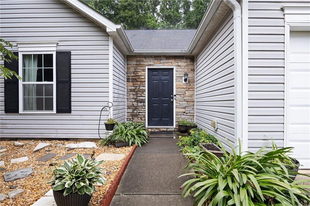 784 Crestworth Crossing