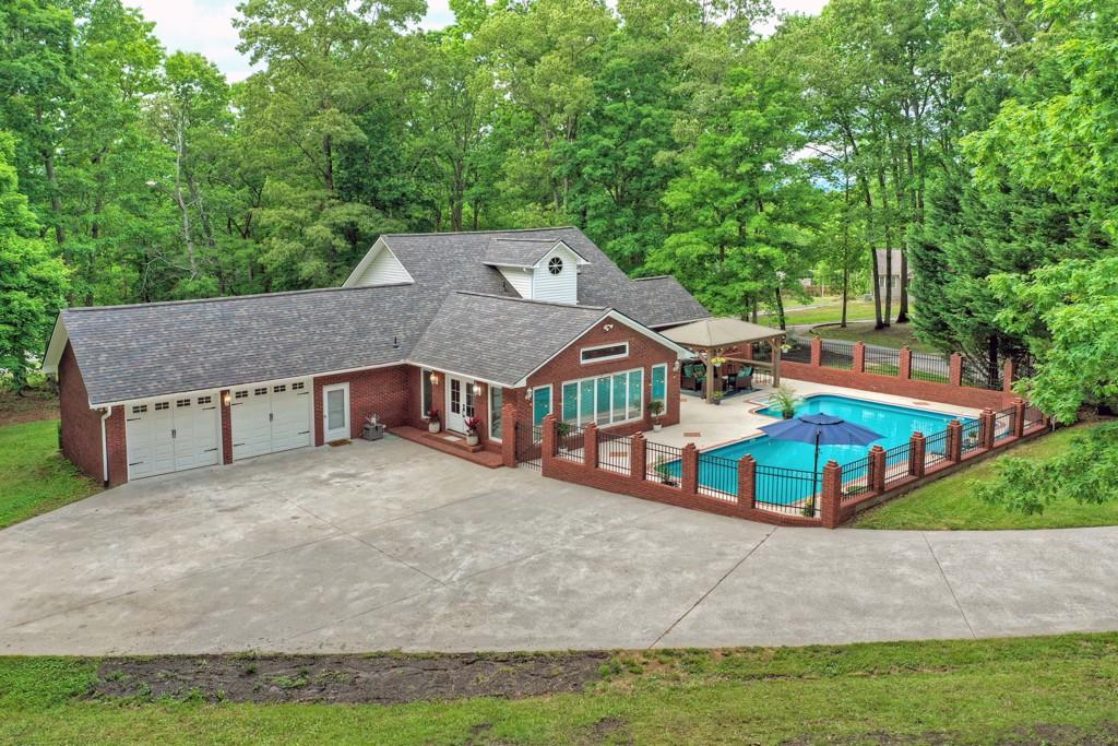 76 White Oak Drive