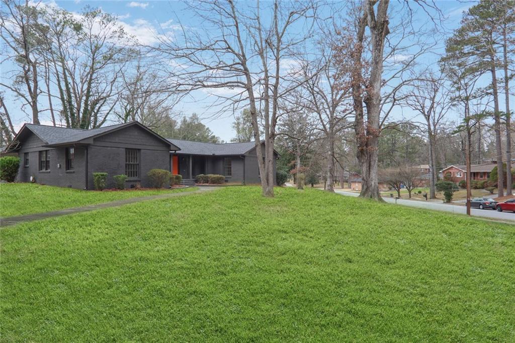3280 Hazelwood Drive SW