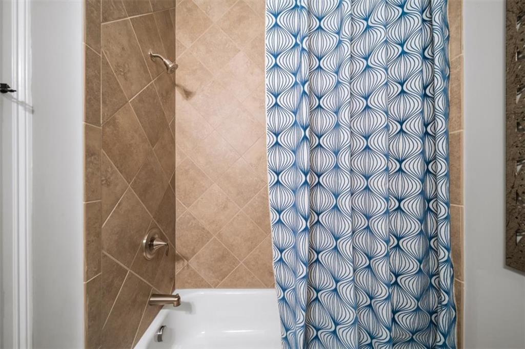 4916 Kentwood Drive, Marietta, Georgia image 33