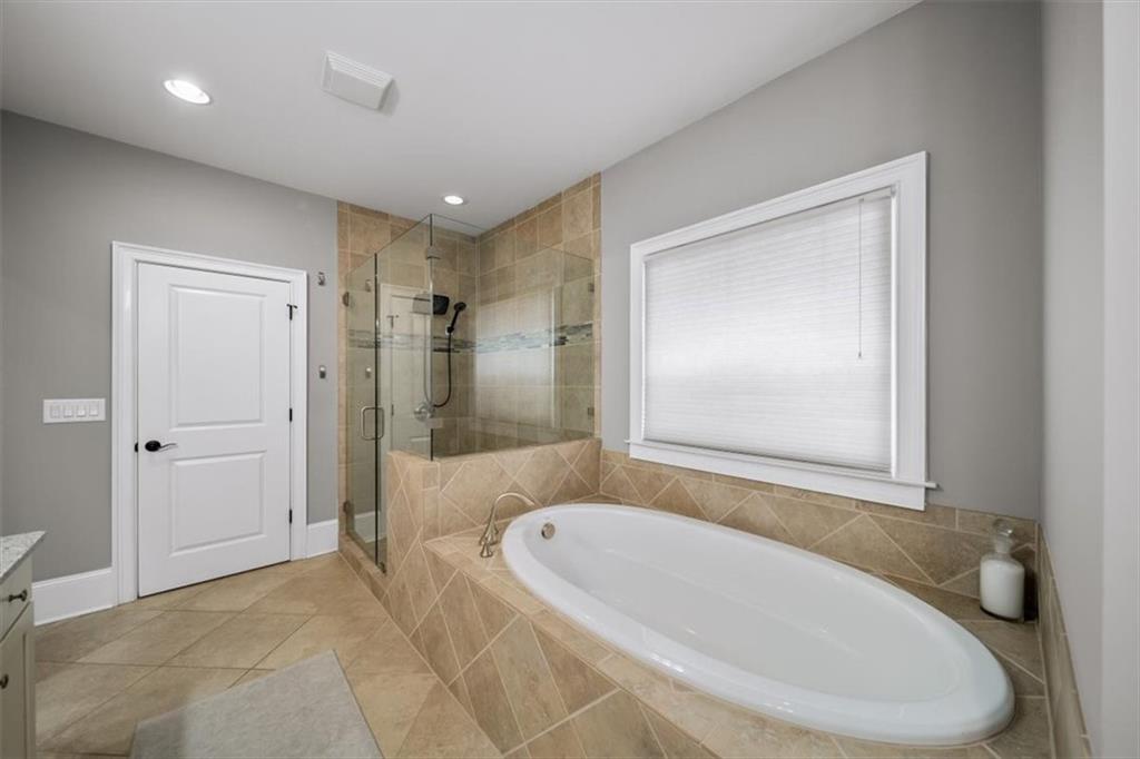4916 Kentwood Drive, Marietta, Georgia image 48