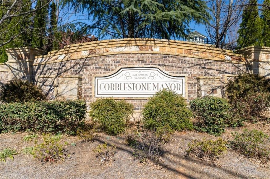 Cobblestone Manor - Residential