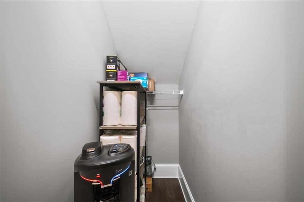 4916 Kentwood Drive, Marietta, Georgia image 34