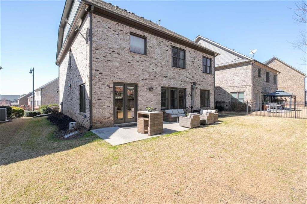 Cobblestone Manor - Residential