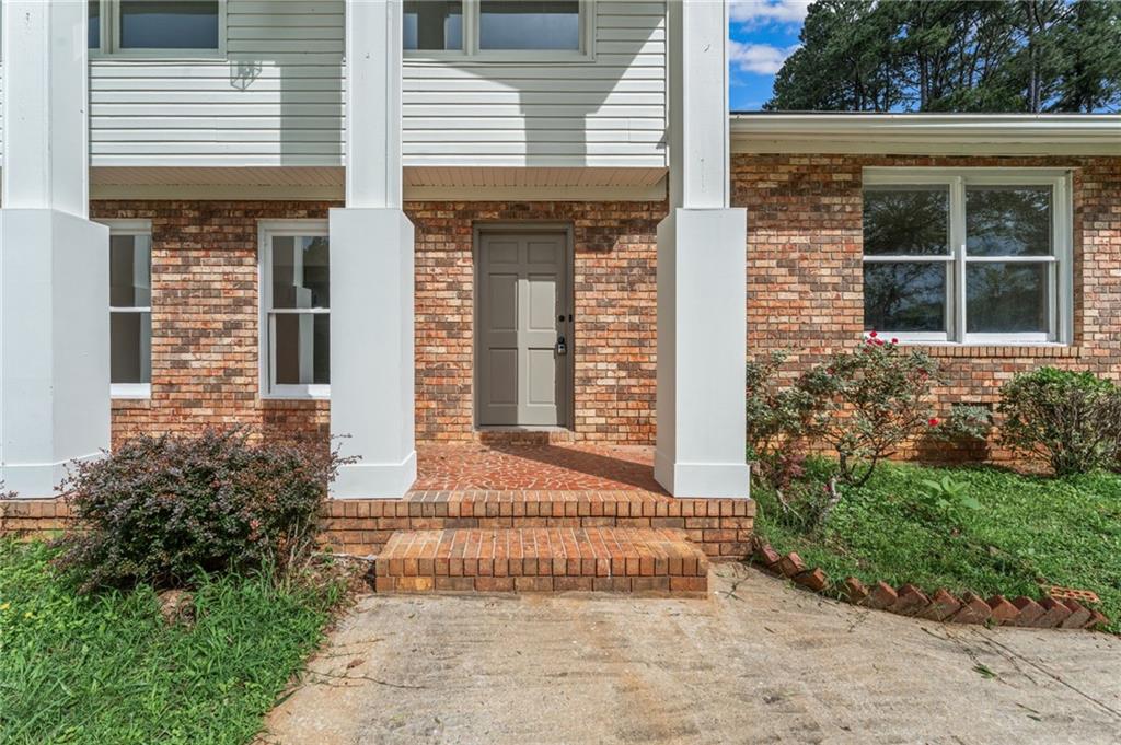 3 Dekle Drive NE