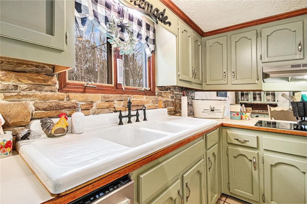 3341 Camelot Way, Loganville, Georgia image 13