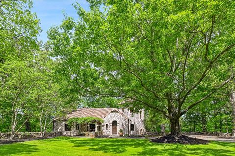 Photo of 2100 West Wesley Road, Atlanta, GA 30327 (MLS # 7680965)