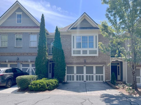 Townhouse For Sale - 7945 Highland Bluff<br/> Sandy Springs, GA 30328