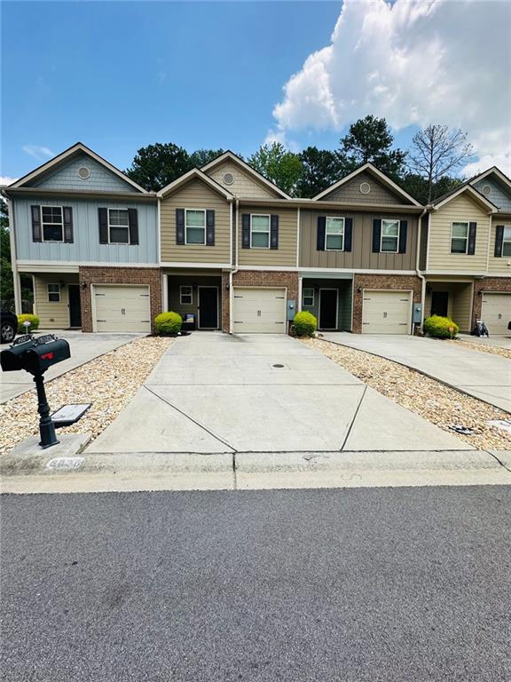Come see this 3BD/2.5 BA townhome!!! This home features an open floor concept. The kitchen offers stainless steel appliances, granite countertops and a large island. On the second level, you will find two secondary bedrooms and the primary master suite which offers a large walk-in closet and a full bath with a separate shower/garden tub and double vanities. This home is located in a prime location, making access to the highway and shopping a breeze!!