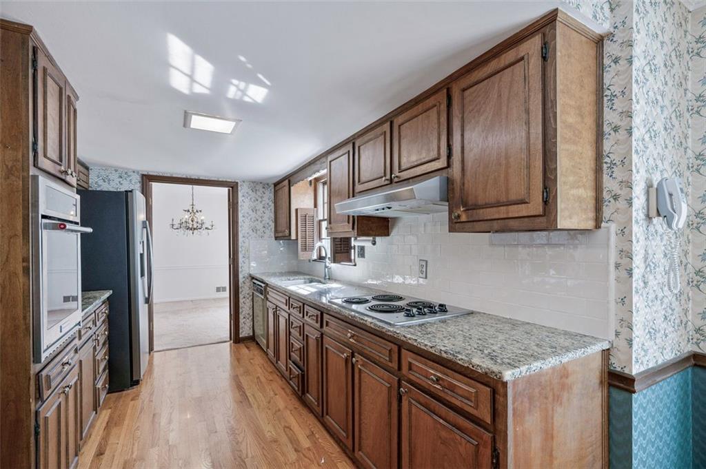 2340 Castleridge Court, Tucker, Georgia image 3