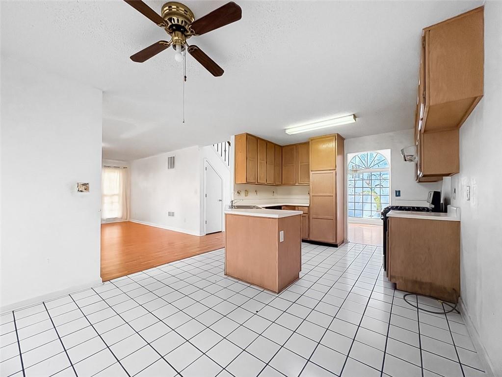 647 Radford Circle, Woodstock, Georgia image 3