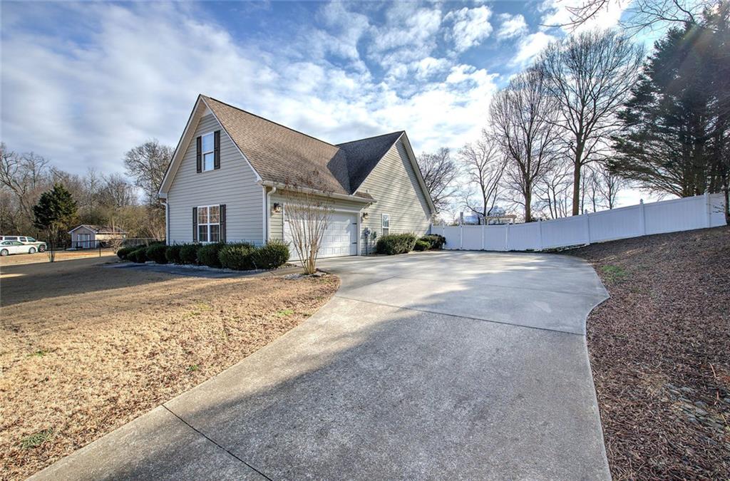 140 Grist Mill Lane SE