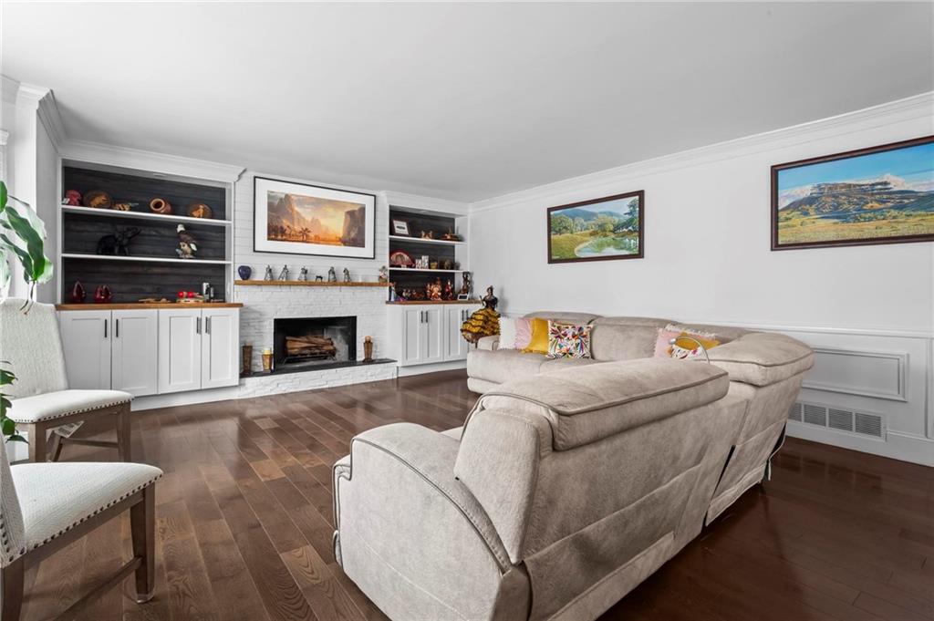 2320 Brownstone Court