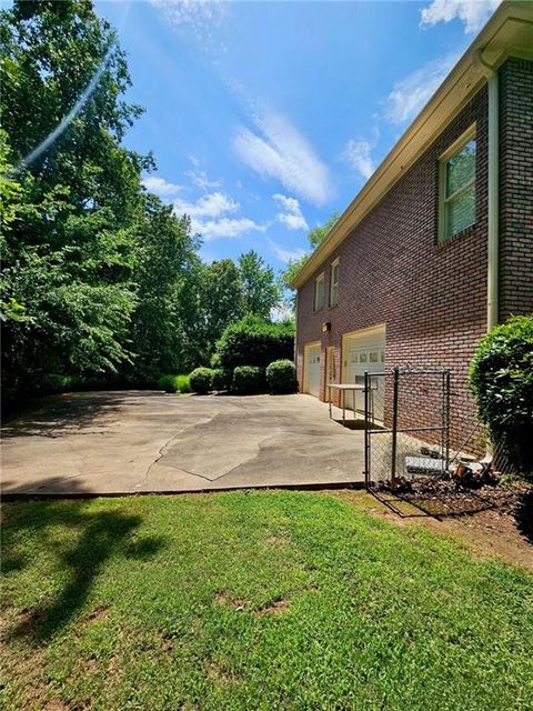 A home in Dawsonville