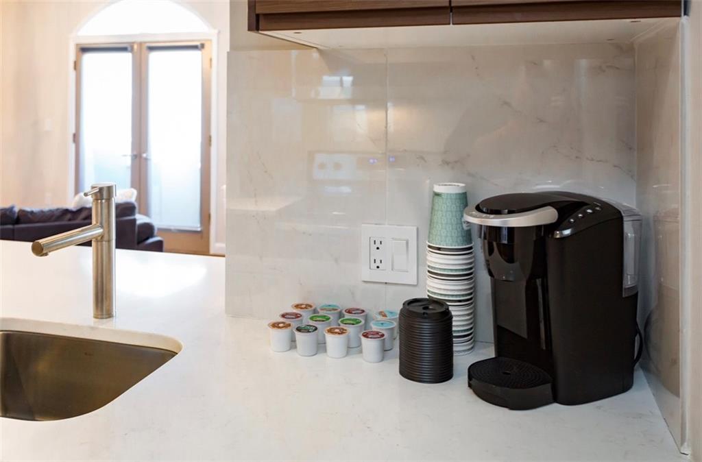 2161 Peachtree Road NE 605