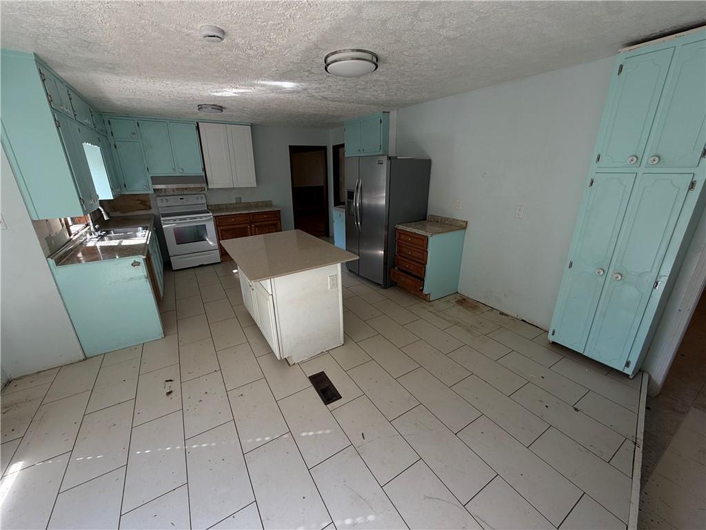 237 Sandra Drive, Lilburn, Georgia image 5