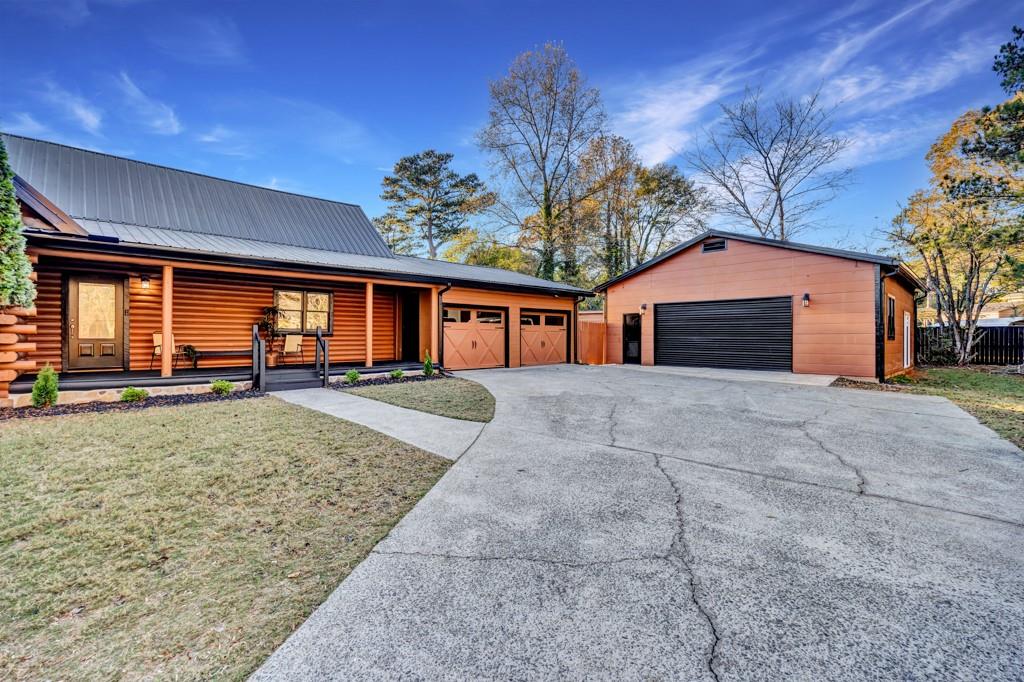 923 Pine Circle