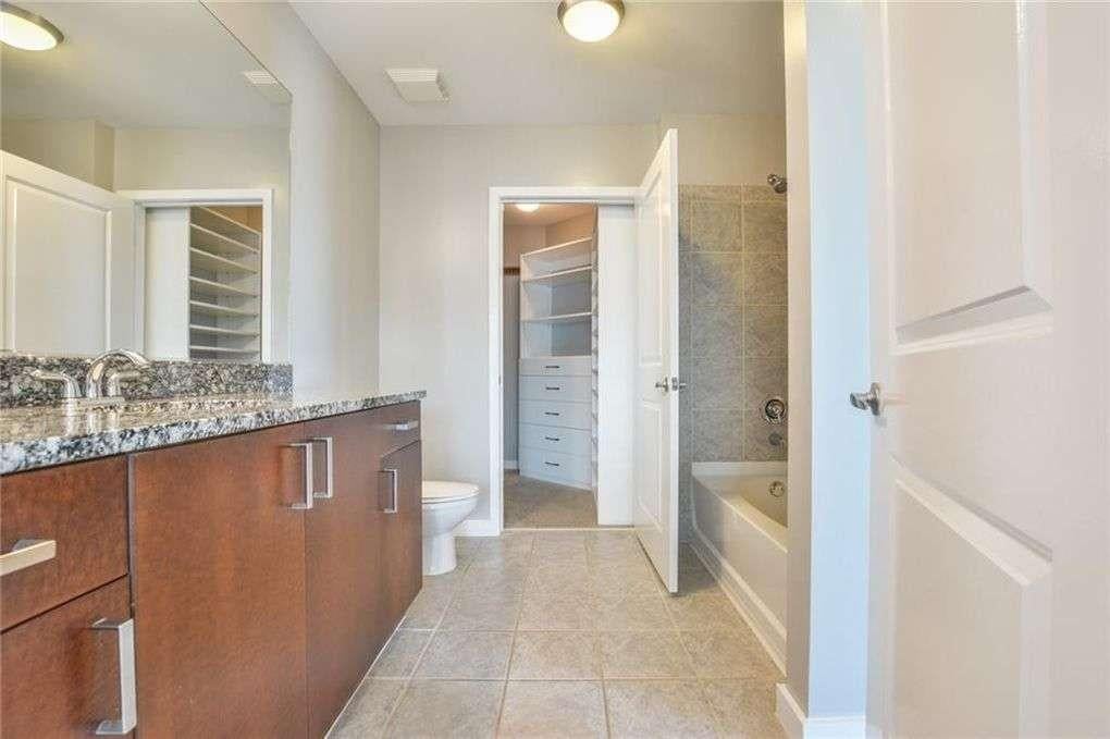 250 Pharr Road NE 2002