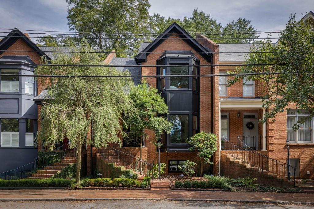233 Sycamore Place