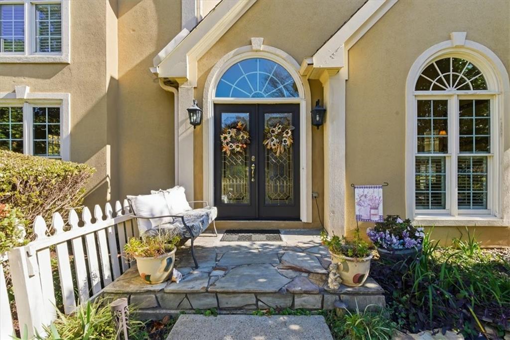 591 Delphinium Boulevard NW