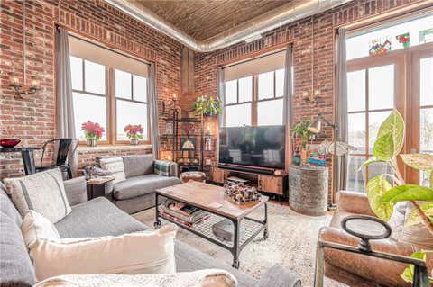 Condo For Sale - 3235 Roswell Road #819<br/> Fulton County, Atlanta, GA 30305