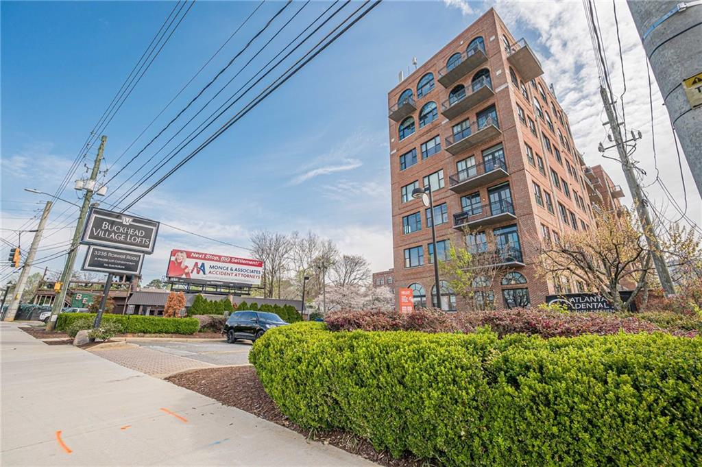 3235 Roswell Road NE 819