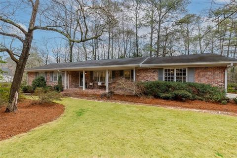 Homes For Sale - 2220 Cumberland Drive<br/> Smyrna, GA 30080