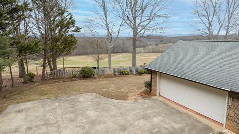 A home in Demorest