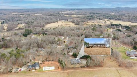 A home in Demorest