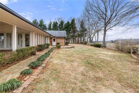 A home in Demorest