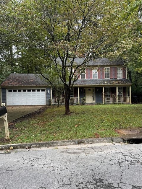 Homes For Sale - 810 Crab Orchard Court<br/> Roswell, GA 30076