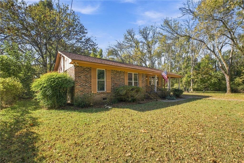 16 Mango Road NE