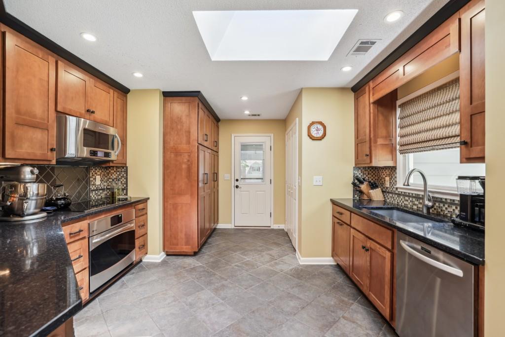 1390 Barclay Drive, Lawrenceville, Georgia image 16