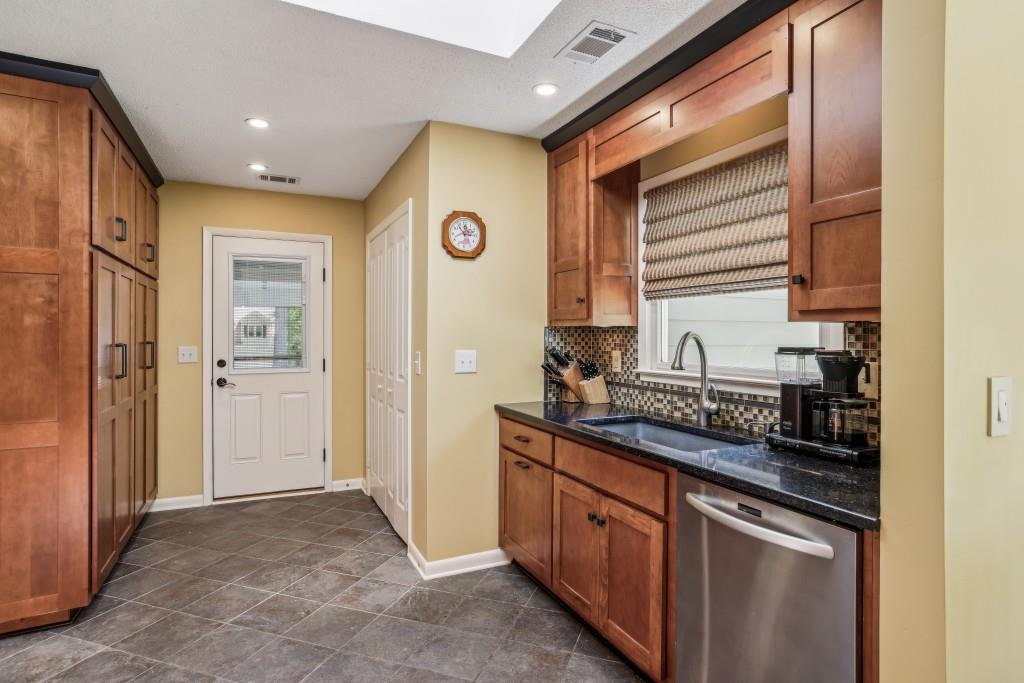 1390 Barclay Drive, Lawrenceville, Georgia image 17