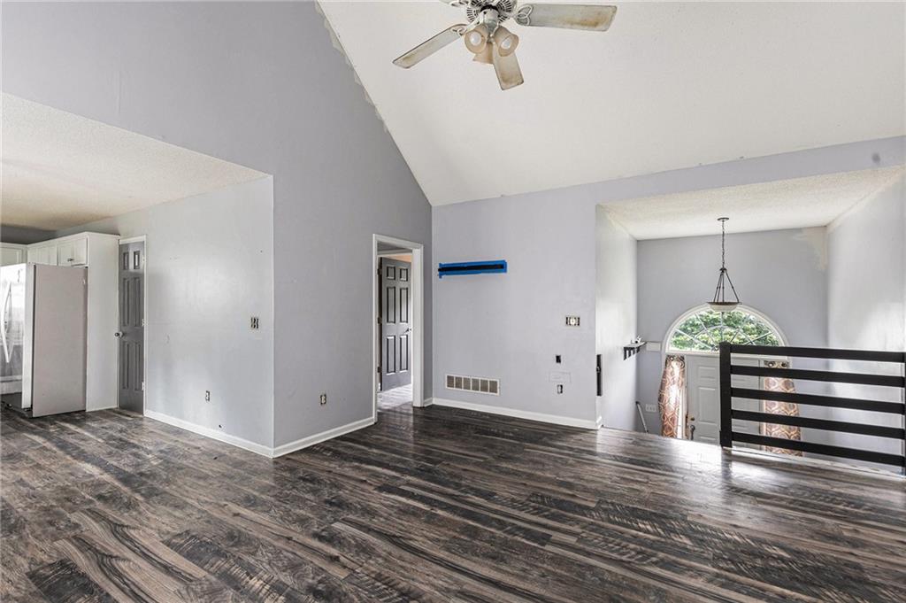 16 Bay Court SW