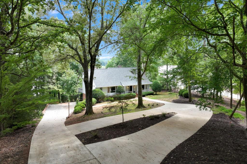 2585 Bridgewater Circle