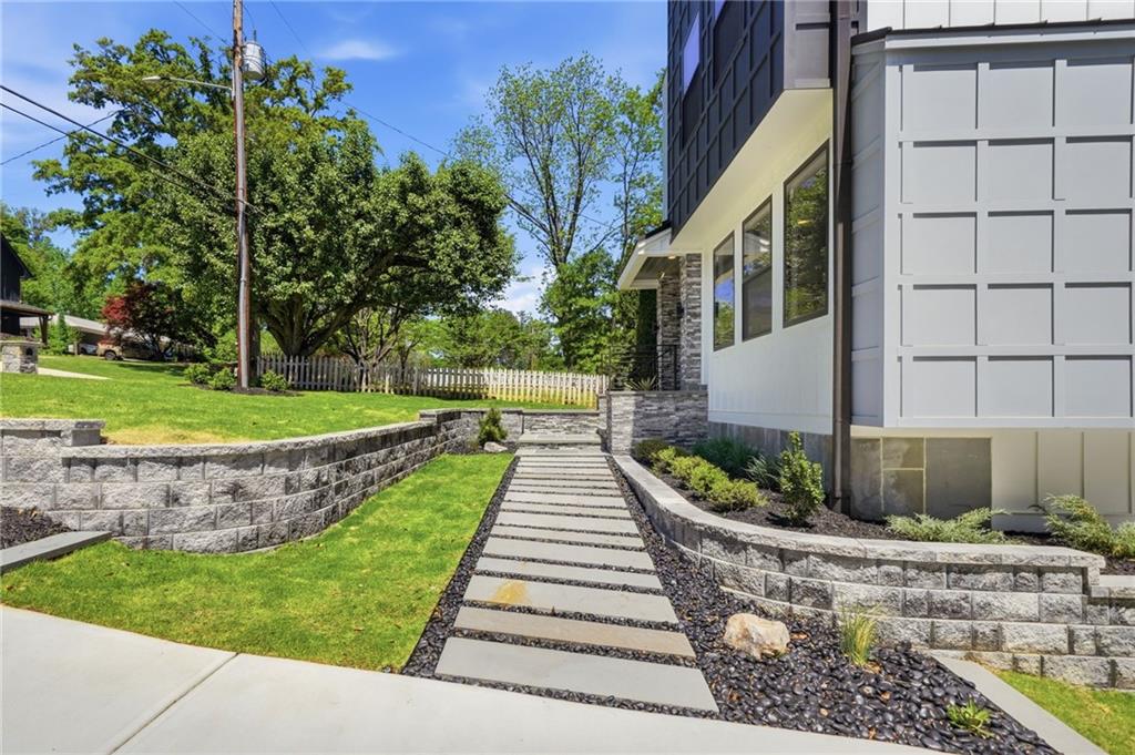 419 Westside Drive