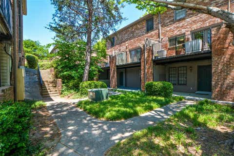 Condo For Sale - 3113 Colonial Way #M<br/> Atlanta, GA 30341