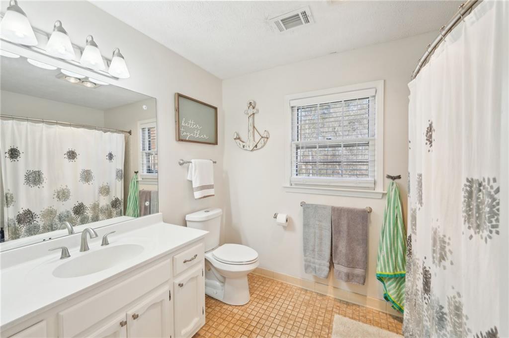 4805 Mystere Lane, Lilburn, Georgia image 26