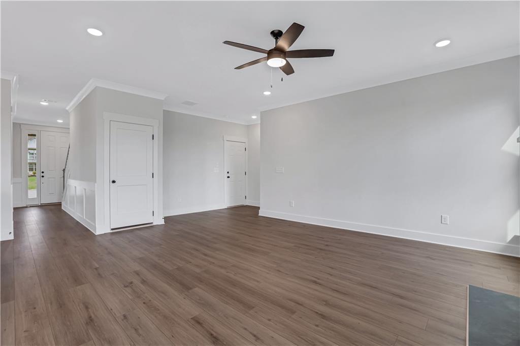 6811 Cambridge Drive, Flowery Branch, Georgia image 11