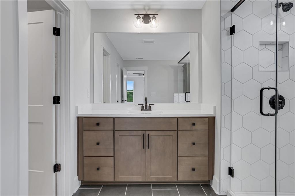 6811 Cambridge Drive, Flowery Branch, Georgia image 36