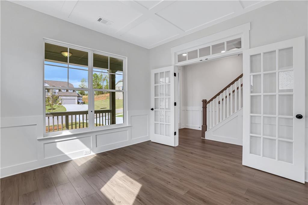 6811 Cambridge Drive, Flowery Branch, Georgia image 6