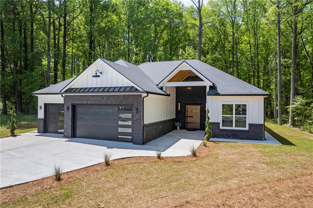 632 Hunters Cove Ln, Loganville, Georgia image 2